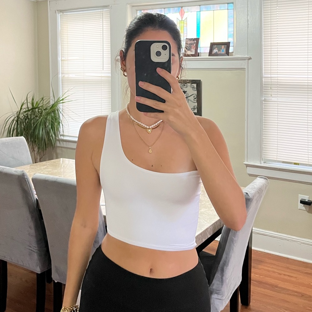 Asymmetrical backless one shoulder top